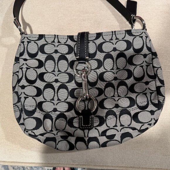 Coach Signature Canvas & Leather Hobo F13067 - Picture 3 of 5